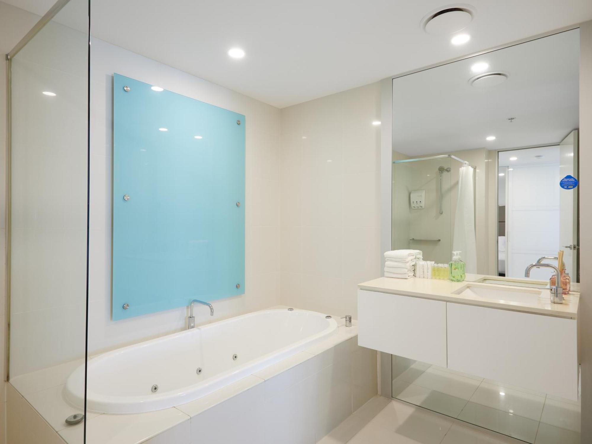 Serain Residences On 9 Hamilton Avenue Gold Coast Exterior foto